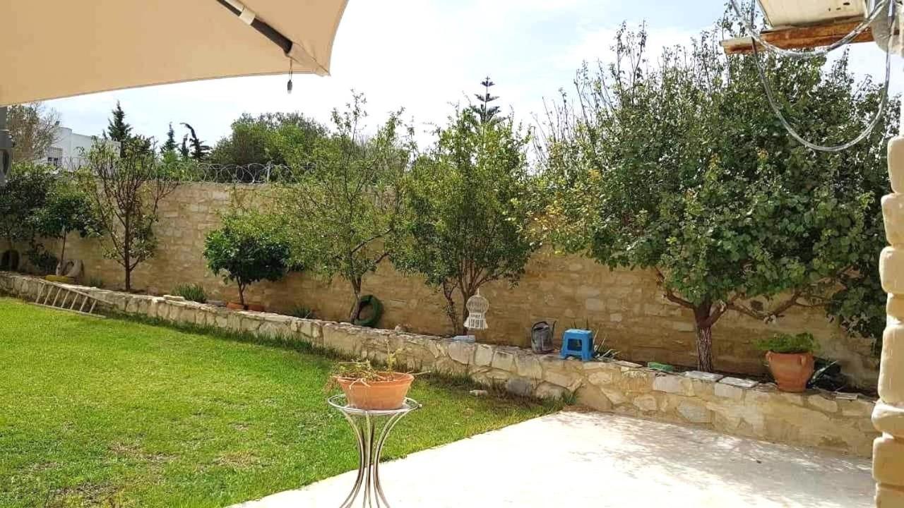 La Maison Les Pins Chambre D'Hote Chez L'Habitant La Marsa Esterno foto